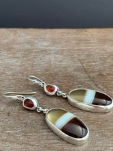 Load image into Gallery viewer, Agate and garnet earrings