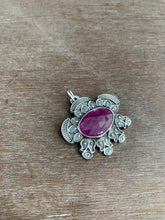 Load image into Gallery viewer, Purple/Pink Sapphire Pendant