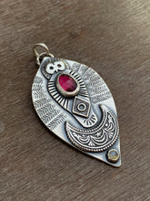 Load image into Gallery viewer, Owl pendant - rhodolite garnet and labradorite