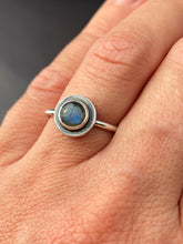 Load image into Gallery viewer, Labradorite ring size 7