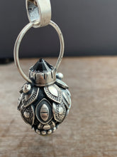 Load image into Gallery viewer, Vintage crystal and lemon Quartz dragon egg medallion