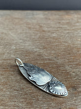 Load image into Gallery viewer, Sterling silver sacred heart pendant