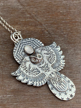 Load image into Gallery viewer, Faceted Moonstone owl