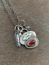 Load image into Gallery viewer, Garnet flowers and pods charm set