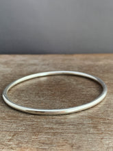 Load image into Gallery viewer, Sterling silver plain 8ga bangle