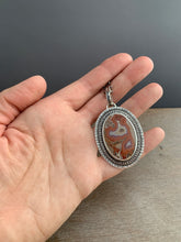 Load image into Gallery viewer, Tee pee canyon agate medallion