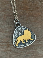 Load image into Gallery viewer, 24k Keum Boo Lion Silhouette On a Stamped Background