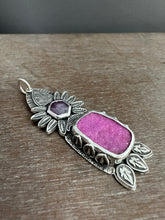 Load image into Gallery viewer, Cobalto Calcite and Ruby Medallion