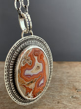 Load image into Gallery viewer, Tee pee canyon agate medallion
