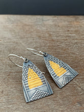 Load image into Gallery viewer, Keum Boo Portal Earrings