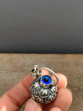 Load image into Gallery viewer, Vintage crystal and White Quartz dragon egg medallion