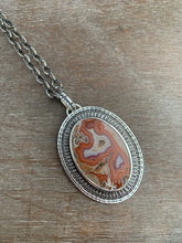 Load image into Gallery viewer, Tee pee canyon agate medallion