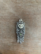 Load image into Gallery viewer, Owl Queen 2