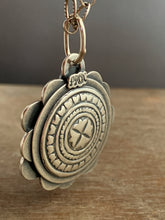 Load image into Gallery viewer, Amethyst medallion