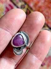 Load image into Gallery viewer, Pink sapphire with moon accent size 7.5