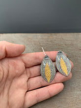 Load image into Gallery viewer, Keum Boo Triangle Pattern Earrings