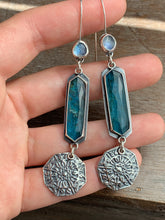 Load image into Gallery viewer, Apatite and moonstone earrings with dangling mandala