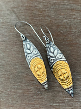 Load image into Gallery viewer, Keum Boo Floral Pattern Earrings