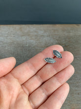 Load image into Gallery viewer, Feather stud earrings
