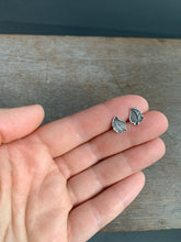 Load image into Gallery viewer, Wing stud earrings