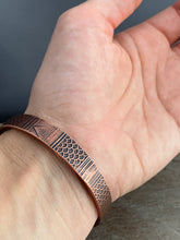 Load image into Gallery viewer, Wide patterned copper bangle