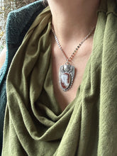 Load image into Gallery viewer, mountain lion and tee pee agate pendant made by proxartist