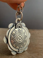 Load image into Gallery viewer, Smokey quartz medallion