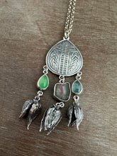 Load image into Gallery viewer, Seed pods Medallion