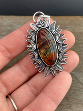 Load image into Gallery viewer, Dragon Vein Agate pendant