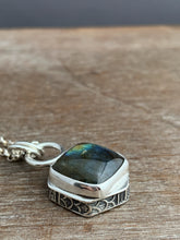 Load image into Gallery viewer, Labradorite double sided pendant