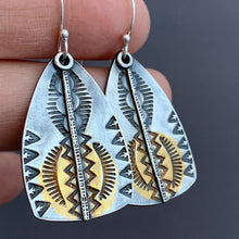 Load image into Gallery viewer, Keum Boo Patterned Shield Earrings