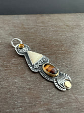 Load image into Gallery viewer, Citrine and Montana agate set in 22k gold medallion