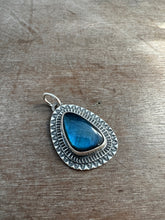Load image into Gallery viewer, Labradorite pendant