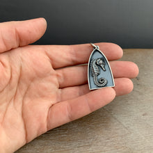 Load image into Gallery viewer, Beach gatherer