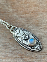 Load image into Gallery viewer, Owl pendant #18 - Labradorite