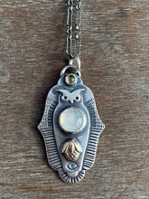 Load image into Gallery viewer, Owl pendant - moonstone and labradorite