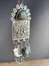 Load image into Gallery viewer, Plume agate medallion