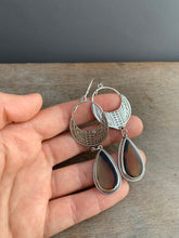 Load image into Gallery viewer, Montana agate earrings