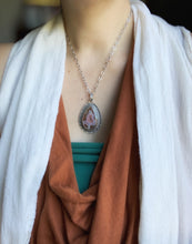 Load image into Gallery viewer, Tee pee canyon agate medallion