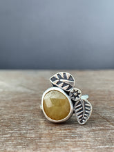 Load image into Gallery viewer, Yellow sapphire with leaf accents size 8