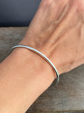 Load image into Gallery viewer, Sterling silver plain 8ga bangle