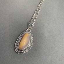 Load image into Gallery viewer, Coyamito agate pendant