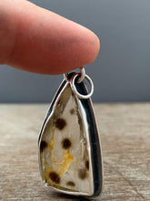 Load image into Gallery viewer, Quartz charm