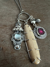 Load image into Gallery viewer, Treasure Medallion