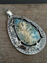 Load image into Gallery viewer, Birds and cloud pendant