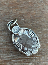 Load image into Gallery viewer, Rutilated quartz