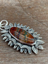Load image into Gallery viewer, Dragon Vein Agate pendant
