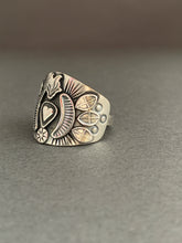 Load image into Gallery viewer, Medium Size 8.5 sacred heart shield ring
