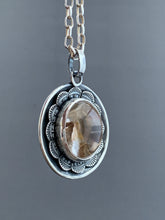 Load image into Gallery viewer, Included quartz double sided medallion