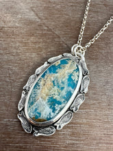 Load image into Gallery viewer, Feather ridge plume agate doublet pendant
